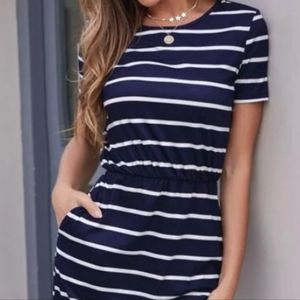 NWOT!! SHEIN Women's Dress w/ Pockets!